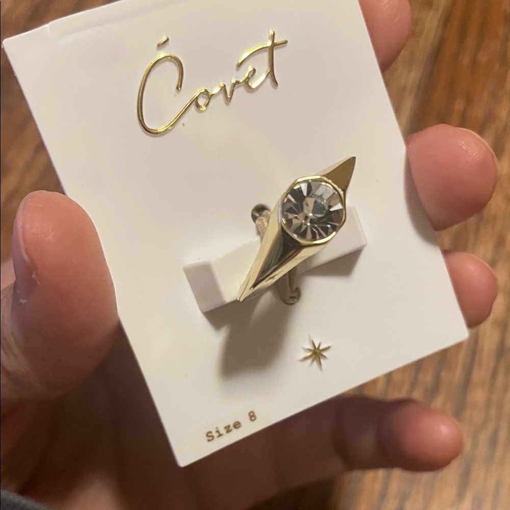 Cove Gold Ring with Crystal Detail - Picture 4 of 5